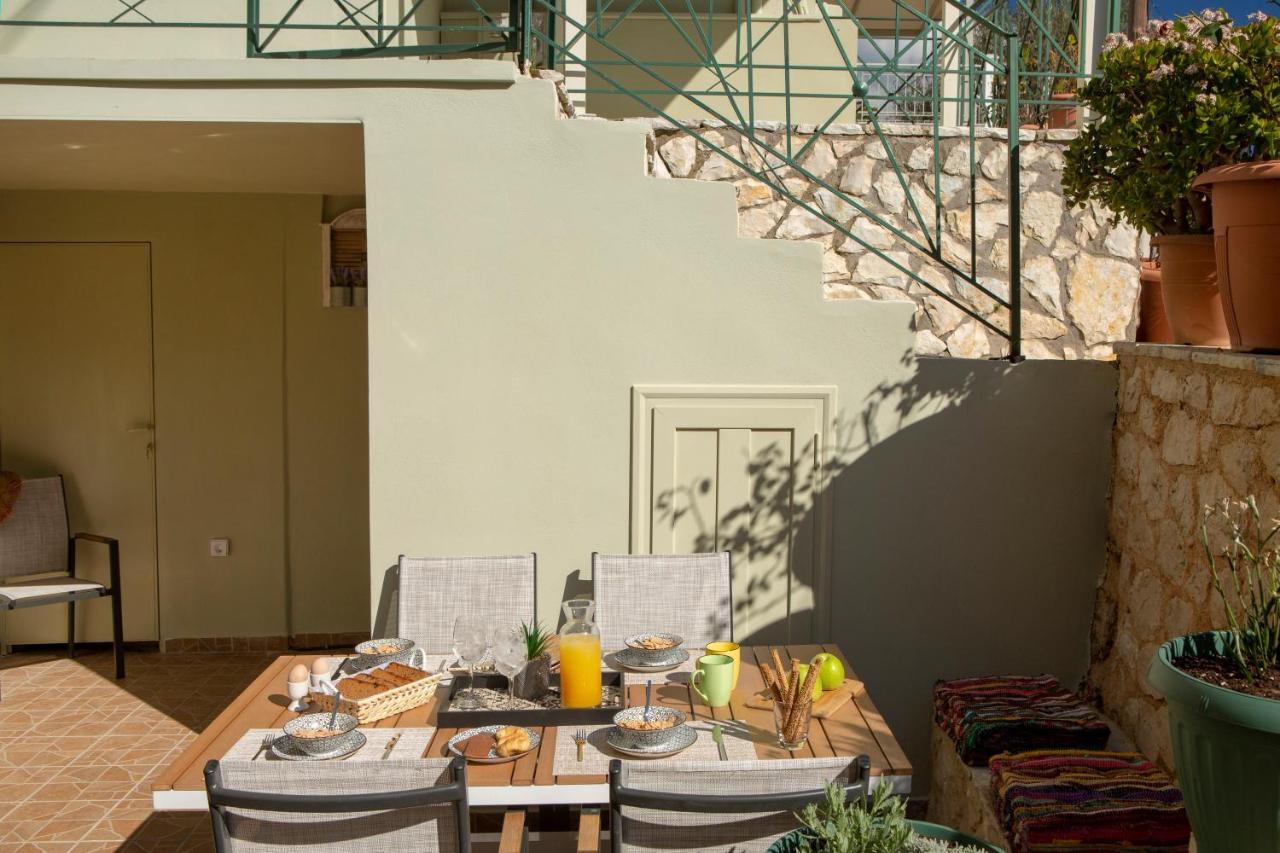 George'S Home Василики Екстериор снимка
